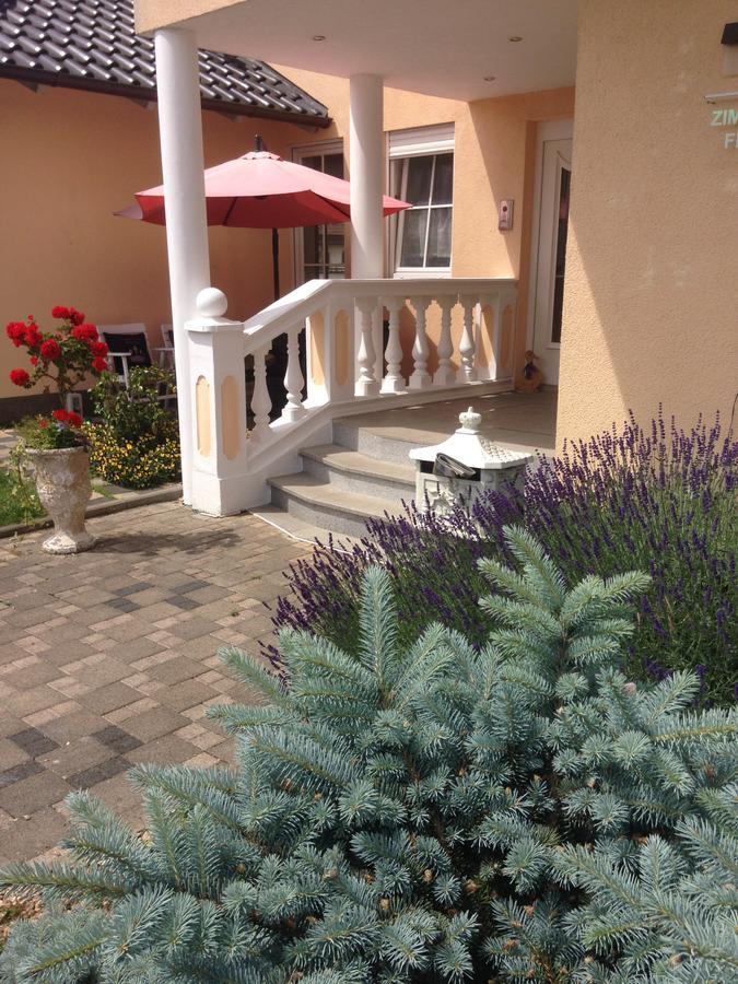 Gaestehaus Tante Tienchen 7 Minuten Zu Fuss Zum Europa Park , Plus Kostenloses Parkplatzticket Rulantica ,Alle Unsere Suiten Haben Einen Balkon Rust Εξωτερικό φωτογραφία
